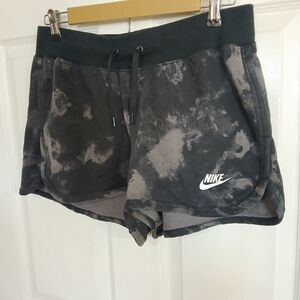 Nike Women's Gray Tie-Dye Athletic Shorts Gym Workout Athletic Wear Practice